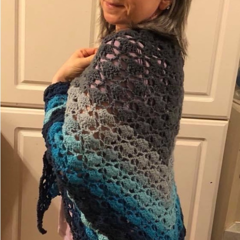 Cloister Shell Shawl-Handmade crochet